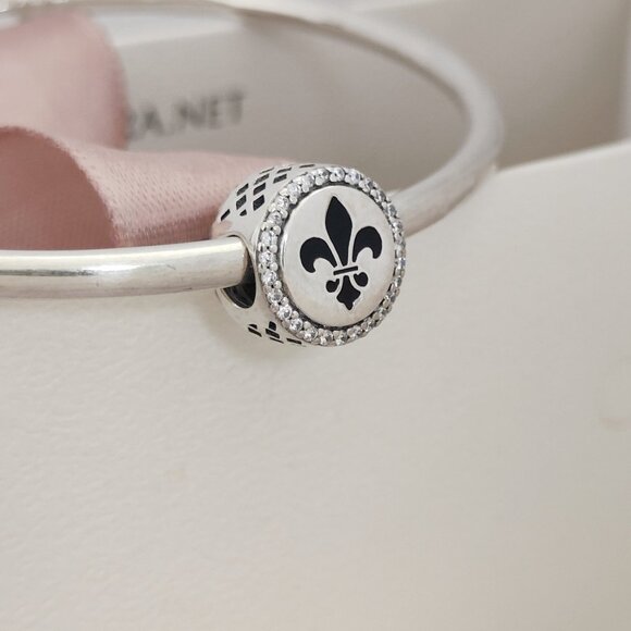 Pandora New Orleans Saints NFL Logo Travel Destination Bead Charm S925 Silver - Picture 7 of 8